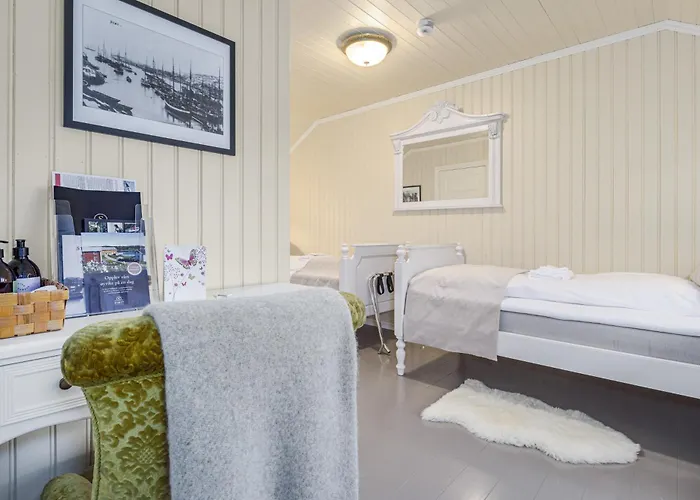 Of Helgeland מלון